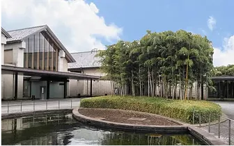 施設の外観